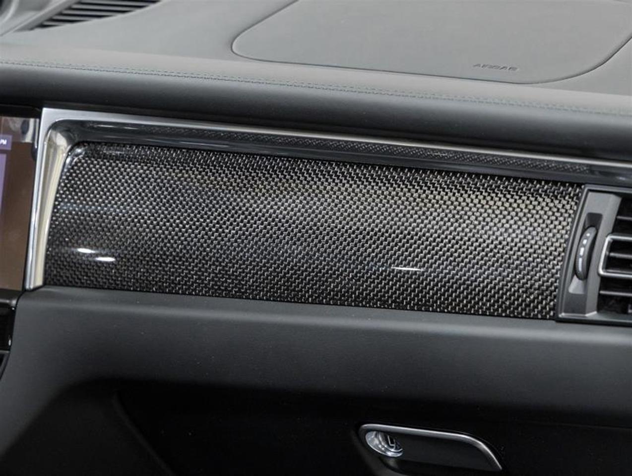 2026 Porsche Macan  Photo
