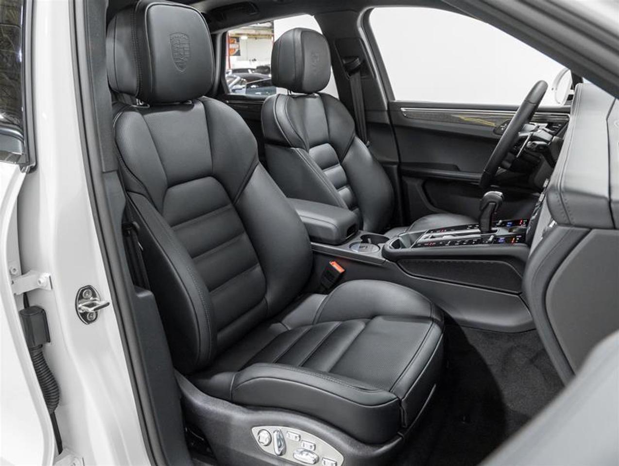 2026 Porsche Macan  Photo