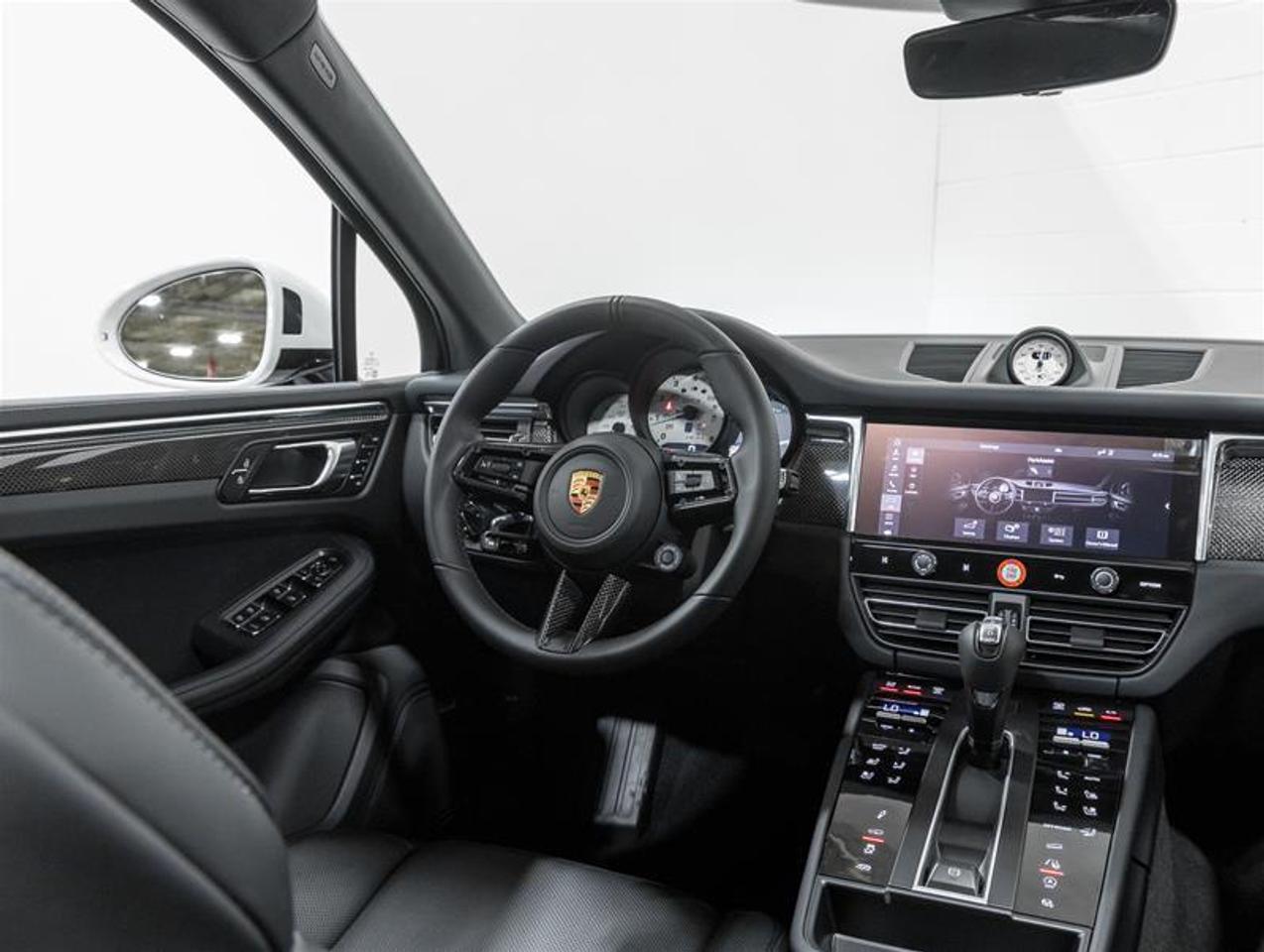 2026 Porsche Macan  Photo
