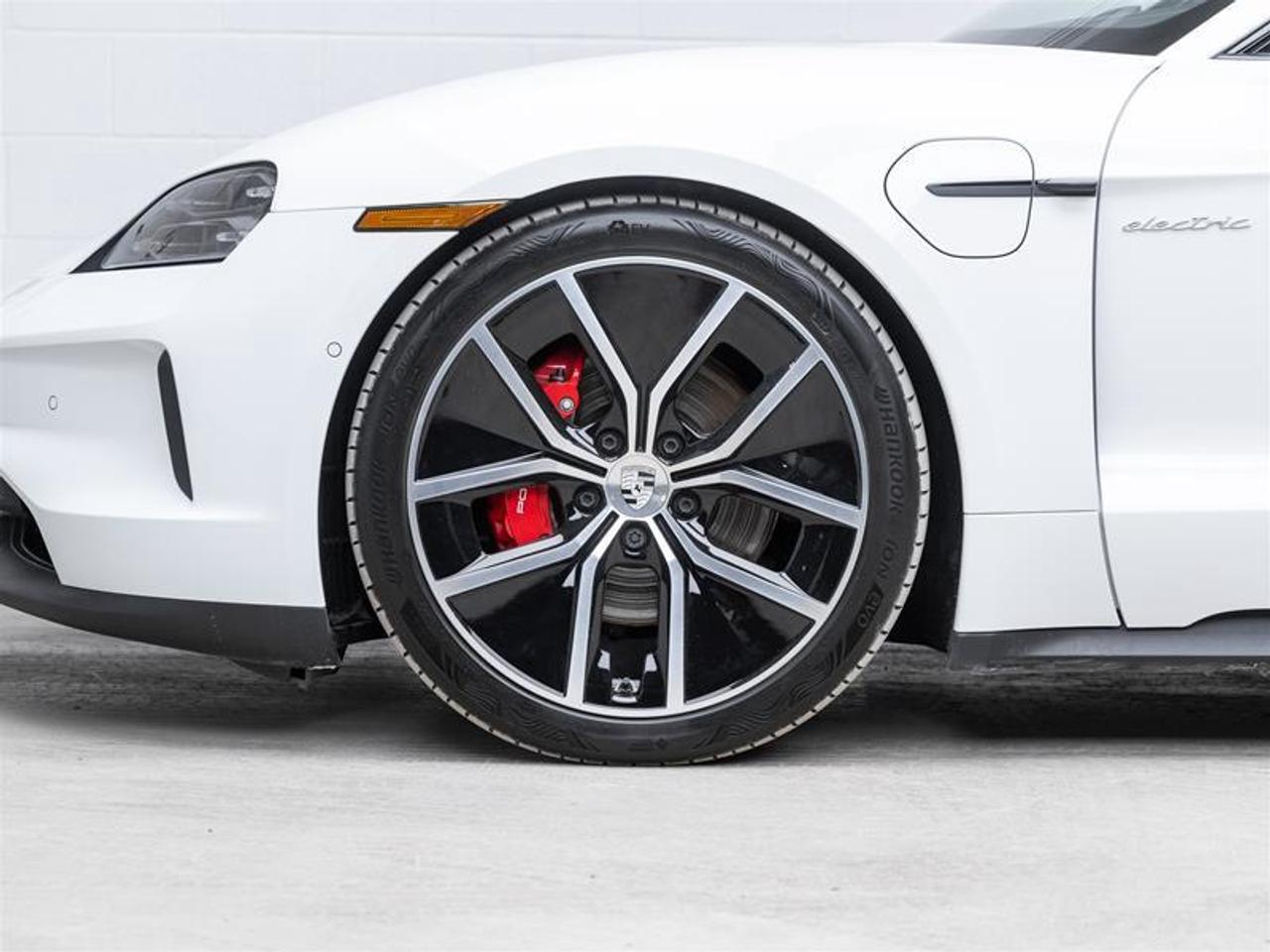 2025 Porsche Taycan  Photo