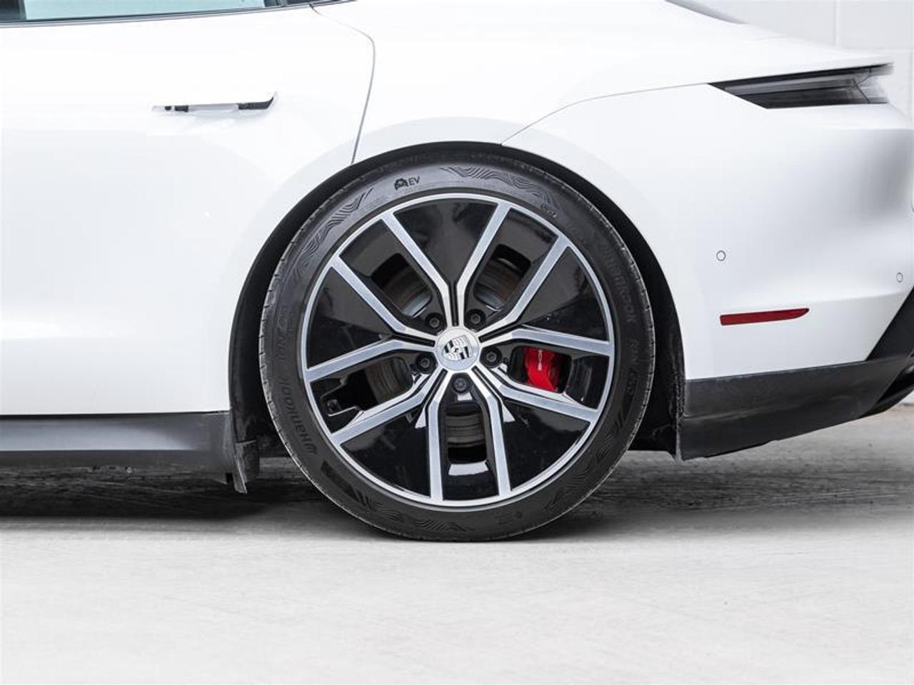 2025 Porsche Taycan  Photo