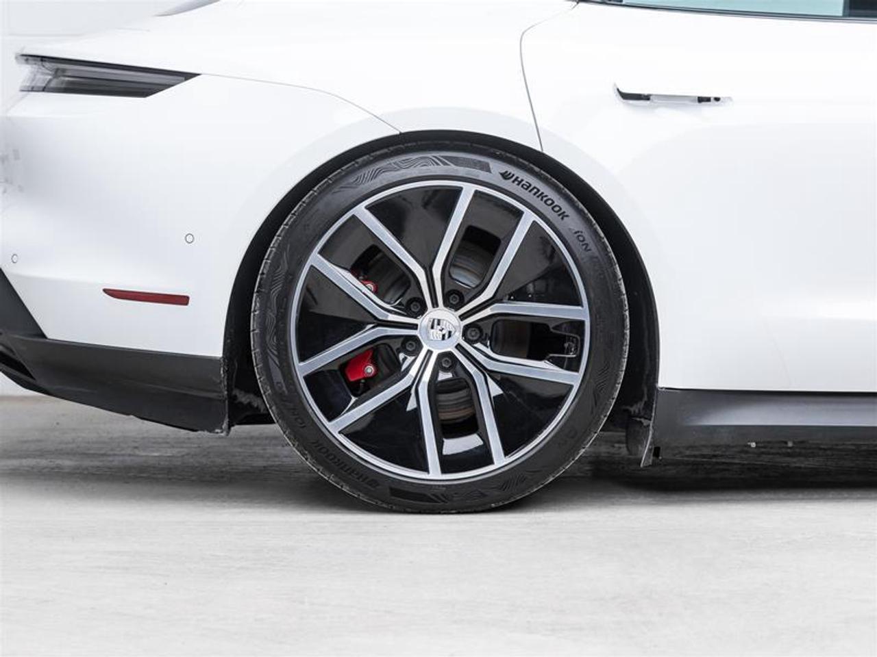 2025 Porsche Taycan  Photo