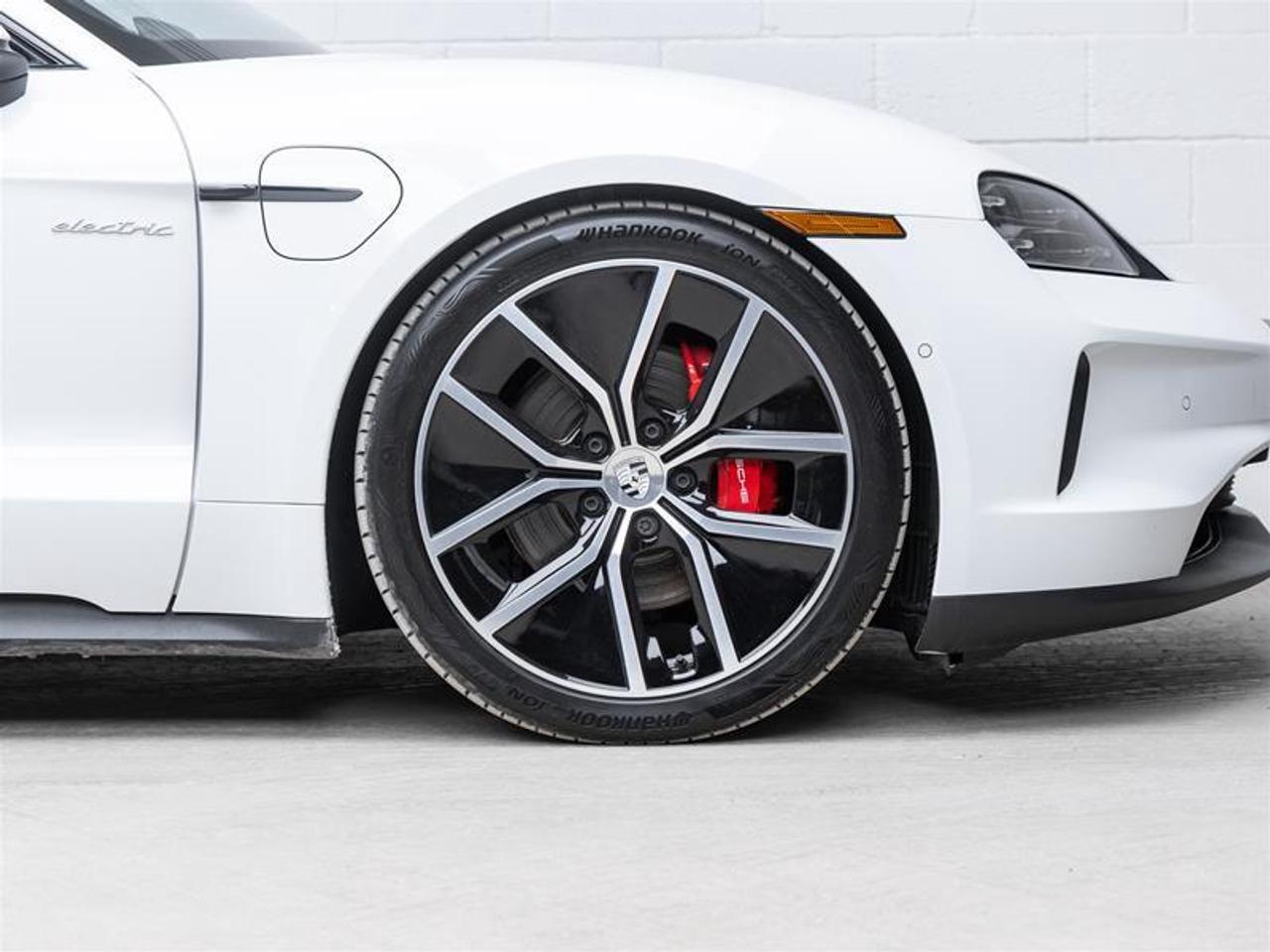 2025 Porsche Taycan  Photo