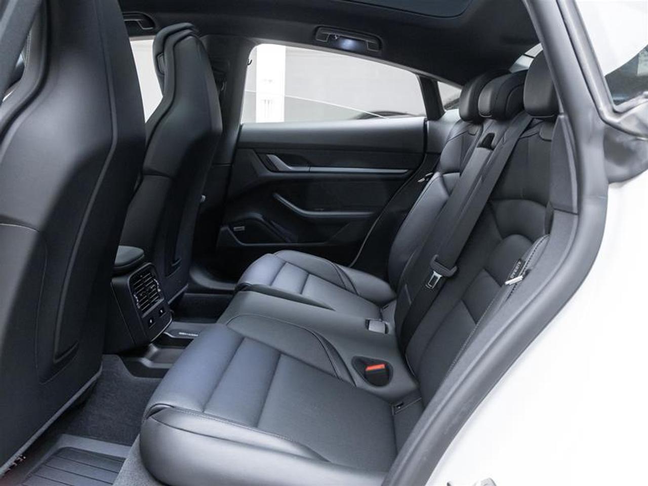 2025 Porsche Taycan  Photo