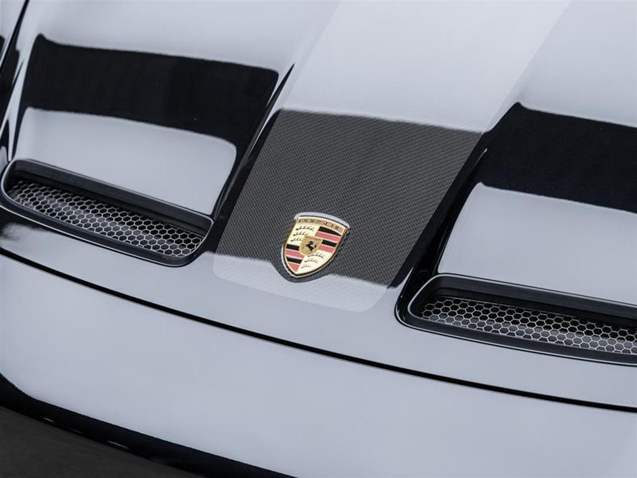 2025 Porsche 911  Photo3