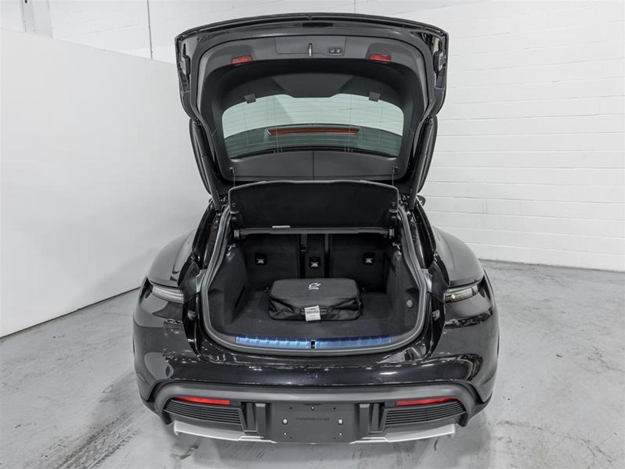 2025 Porsche Taycan  Photo