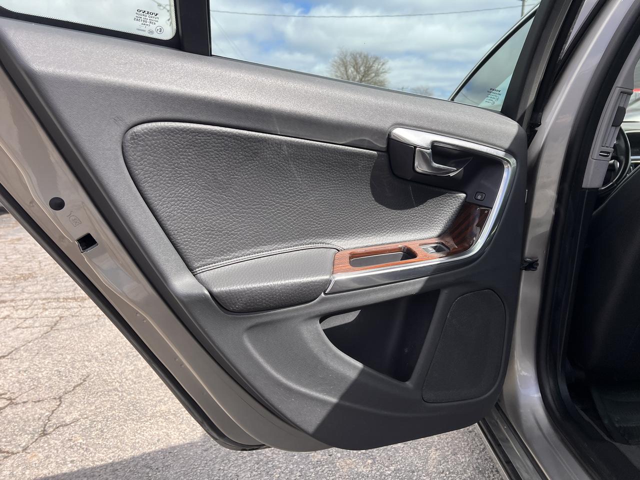 2012 Volvo S60 T5 Level I Photo