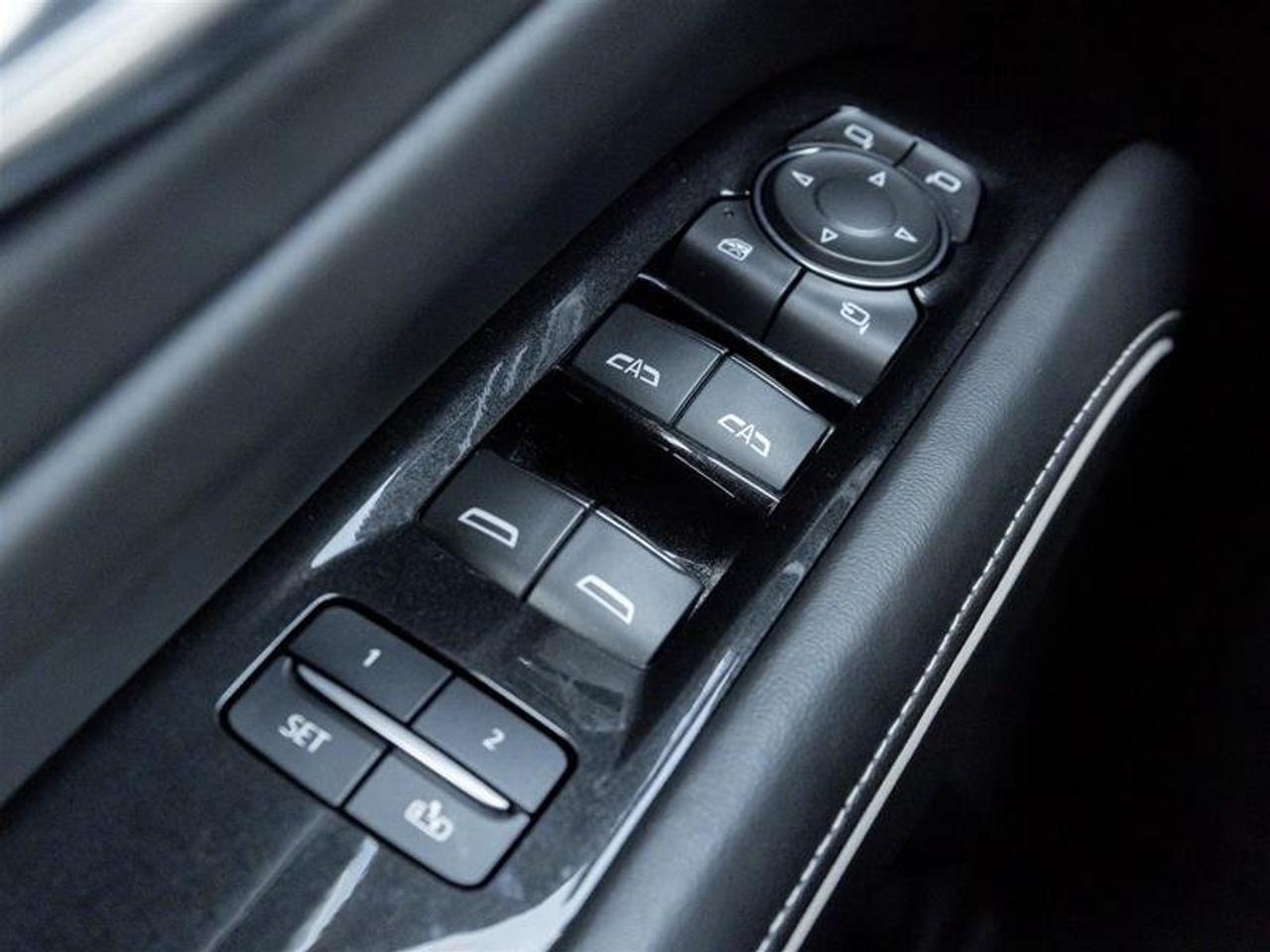 2023 Cadillac Escalade ESV 4WD Sport Platinum Photo