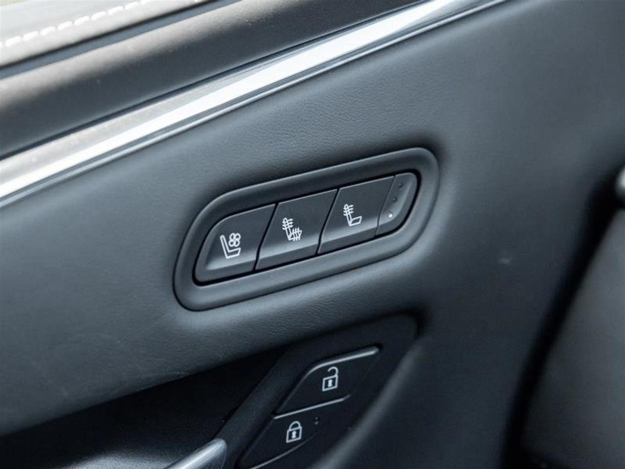 2023 Cadillac Escalade ESV 4WD Sport Platinum Photo