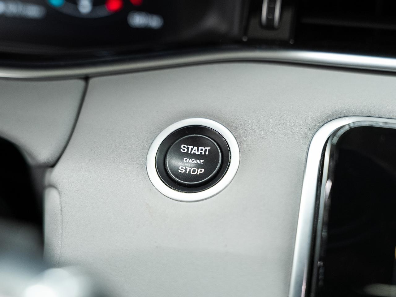 2021 Land Rover Range Rover Evoque P250 SE | Panoroof | Leather | ACC | BSM | CarPlay