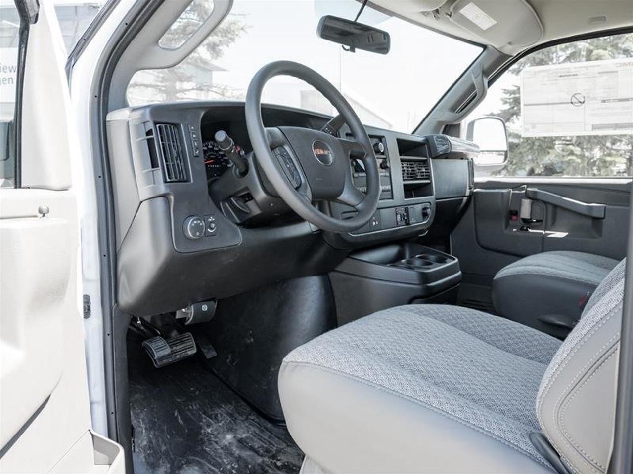 2026 GMC Savana Cargo 2500 WT 135'' Photo