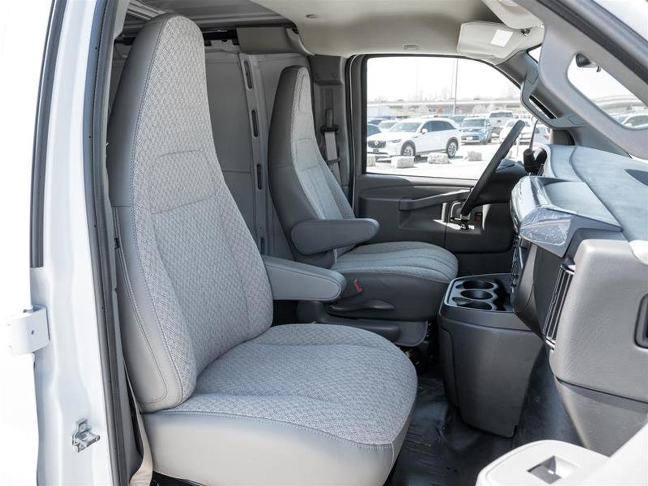 2026 GMC Savana Cargo 2500 WT 135'' Photo