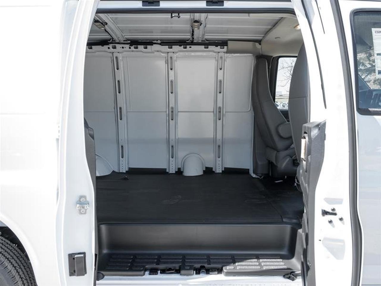 2026 GMC Savana Cargo 2500 WT 135'' Photo