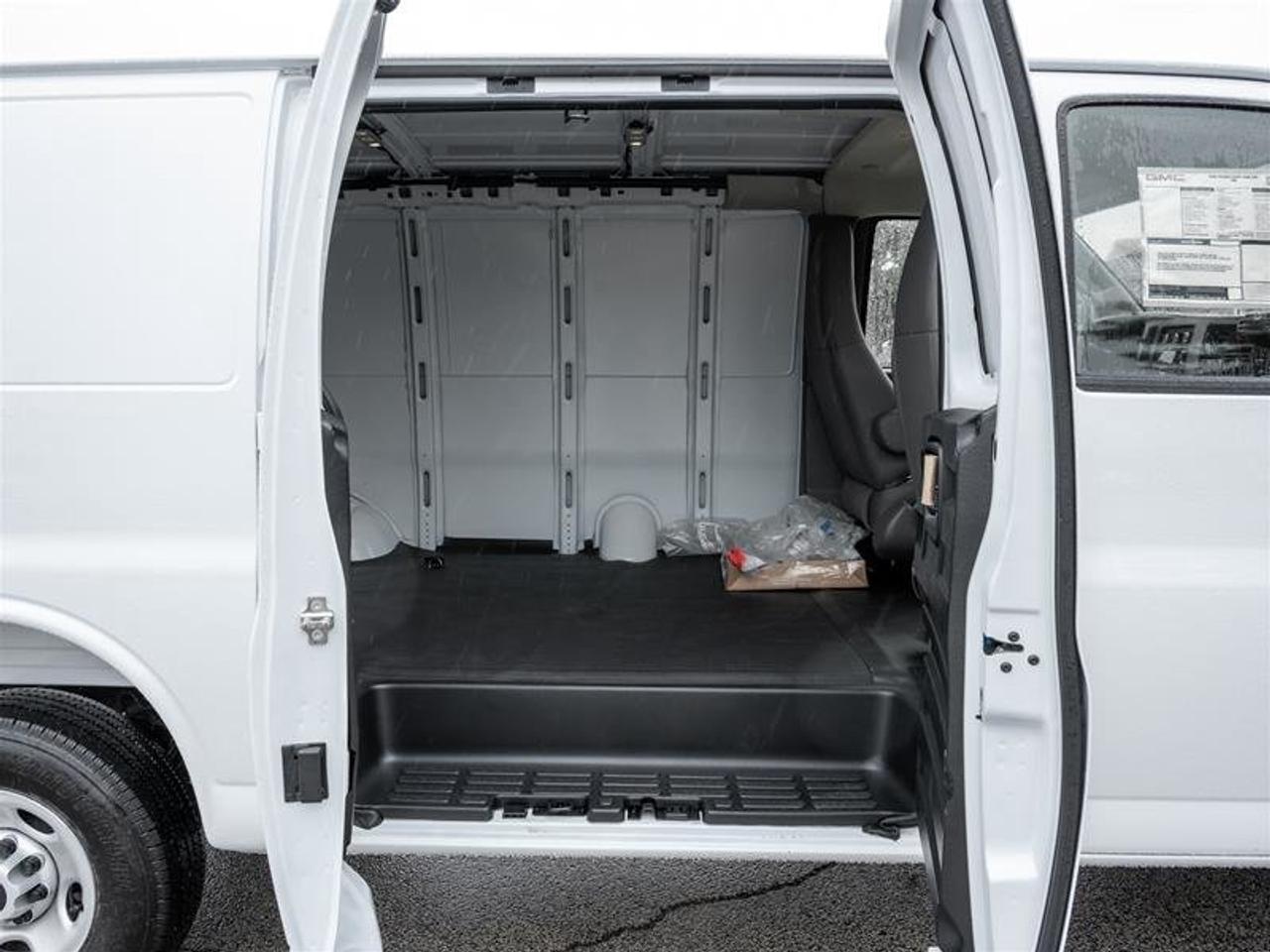 2026 GMC Savana Cargo 2500 WT 135'' Photo