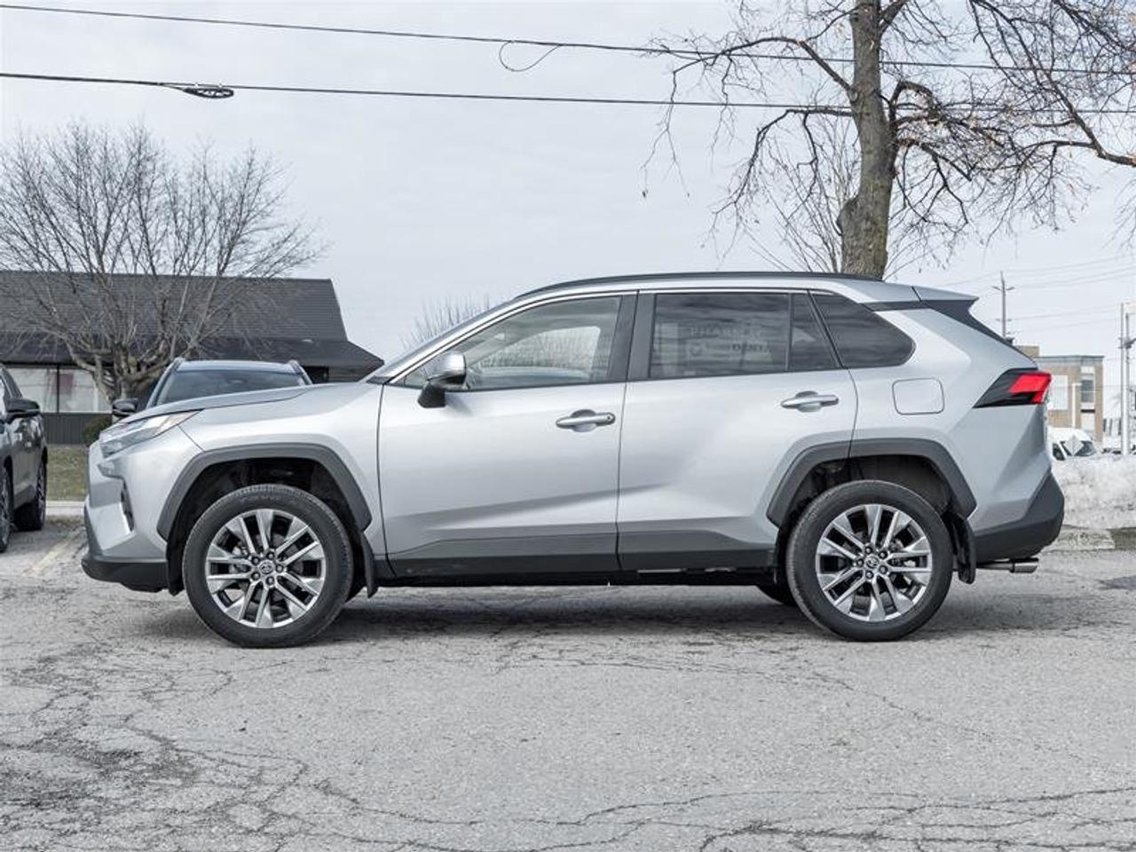 2022 Toyota RAV4 XLE AWD Sunroof | Backup Cam | Heated Seats | AWD Photo2
