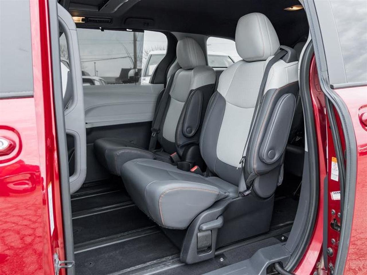 2022 Toyota Sienna Hybrid Sienna XSE 7-Pass Navi| JBL Audio| Backup Camera| Moonroof| XSE Photo