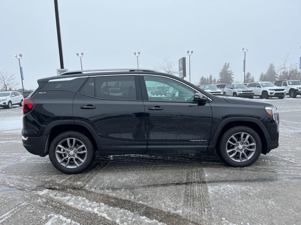 2024 GMC Terrain AWD 4DR SLT Photo4