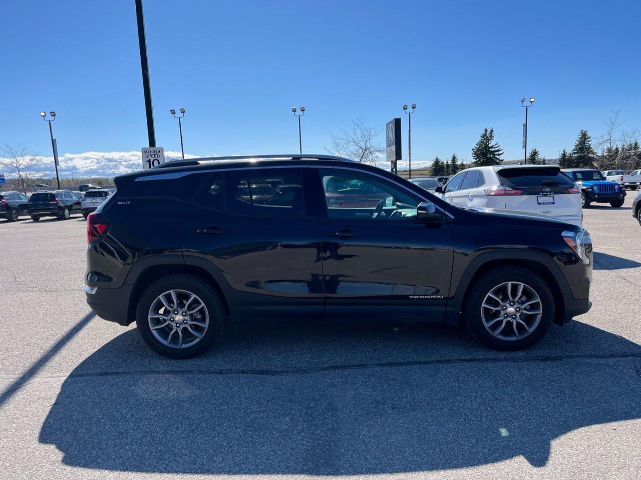 2024 GMC Terrain AWD 4DR SLT Photo4