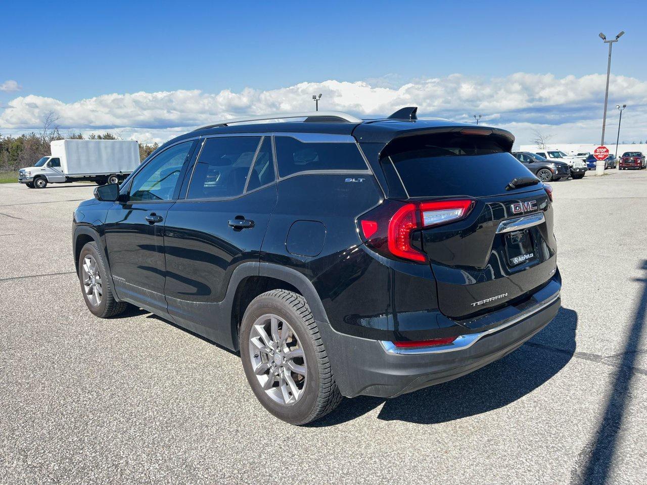 2024 GMC Terrain AWD 4DR SLT Photo