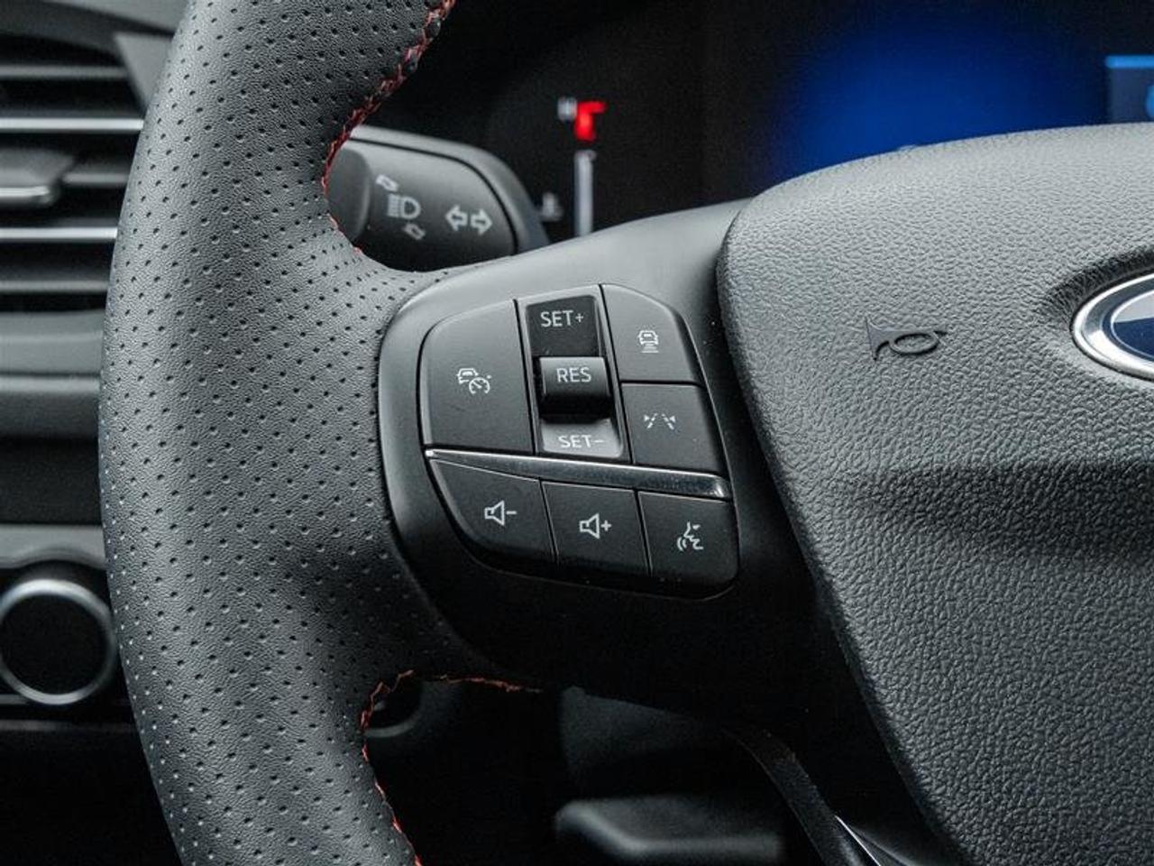 2025 Ford Escape ST-Line AWD Photo