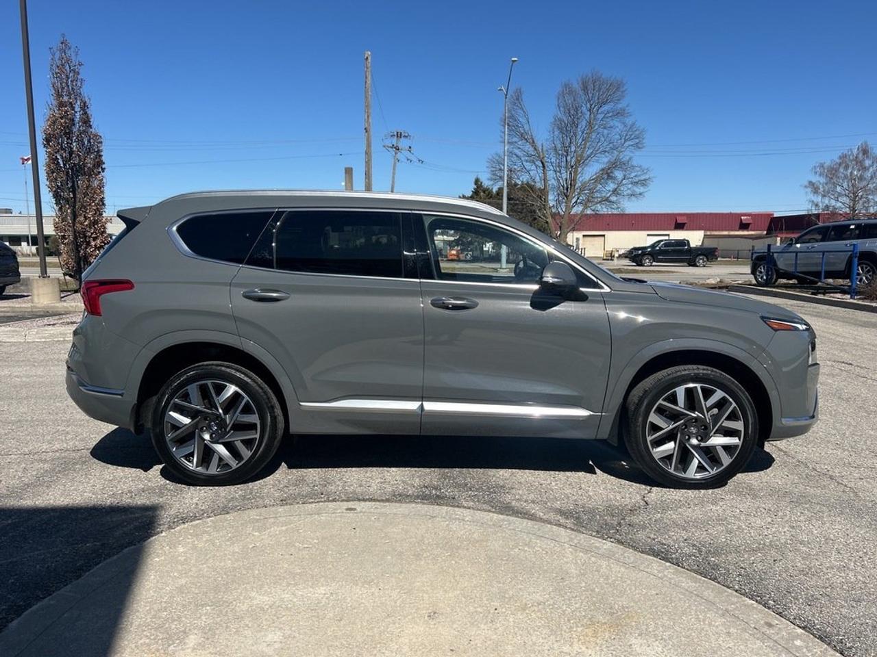 2023 Hyundai Santa Fe Ultimate Calligraphy AWD 2.5T Photo3