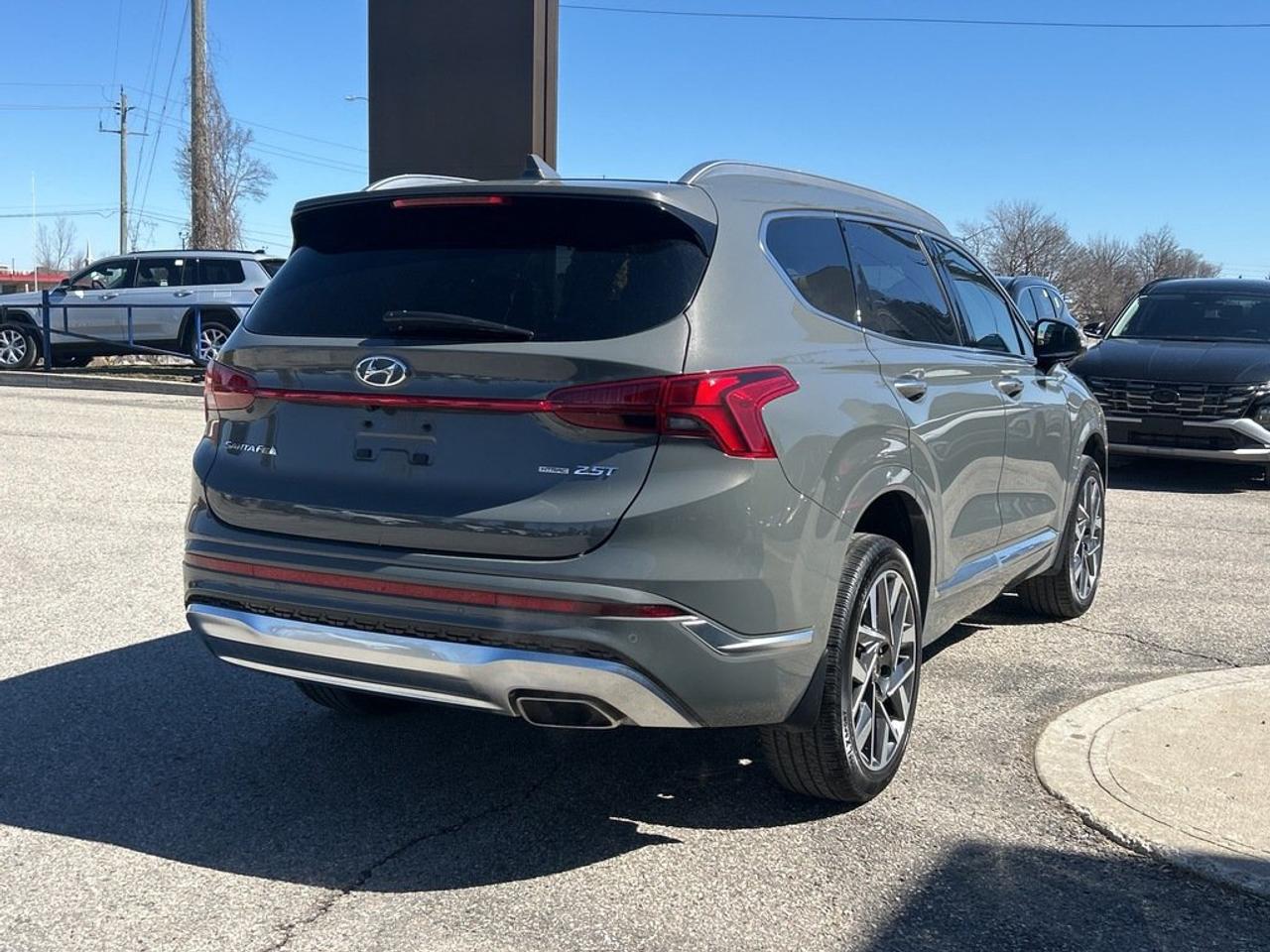 2023 Hyundai Santa Fe Ultimate Calligraphy AWD 2.5T Photo