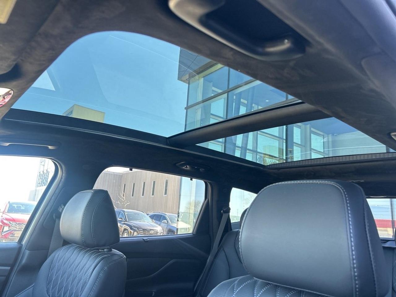 2023 Hyundai Santa Fe Ultimate Calligraphy AWD 2.5T Photo