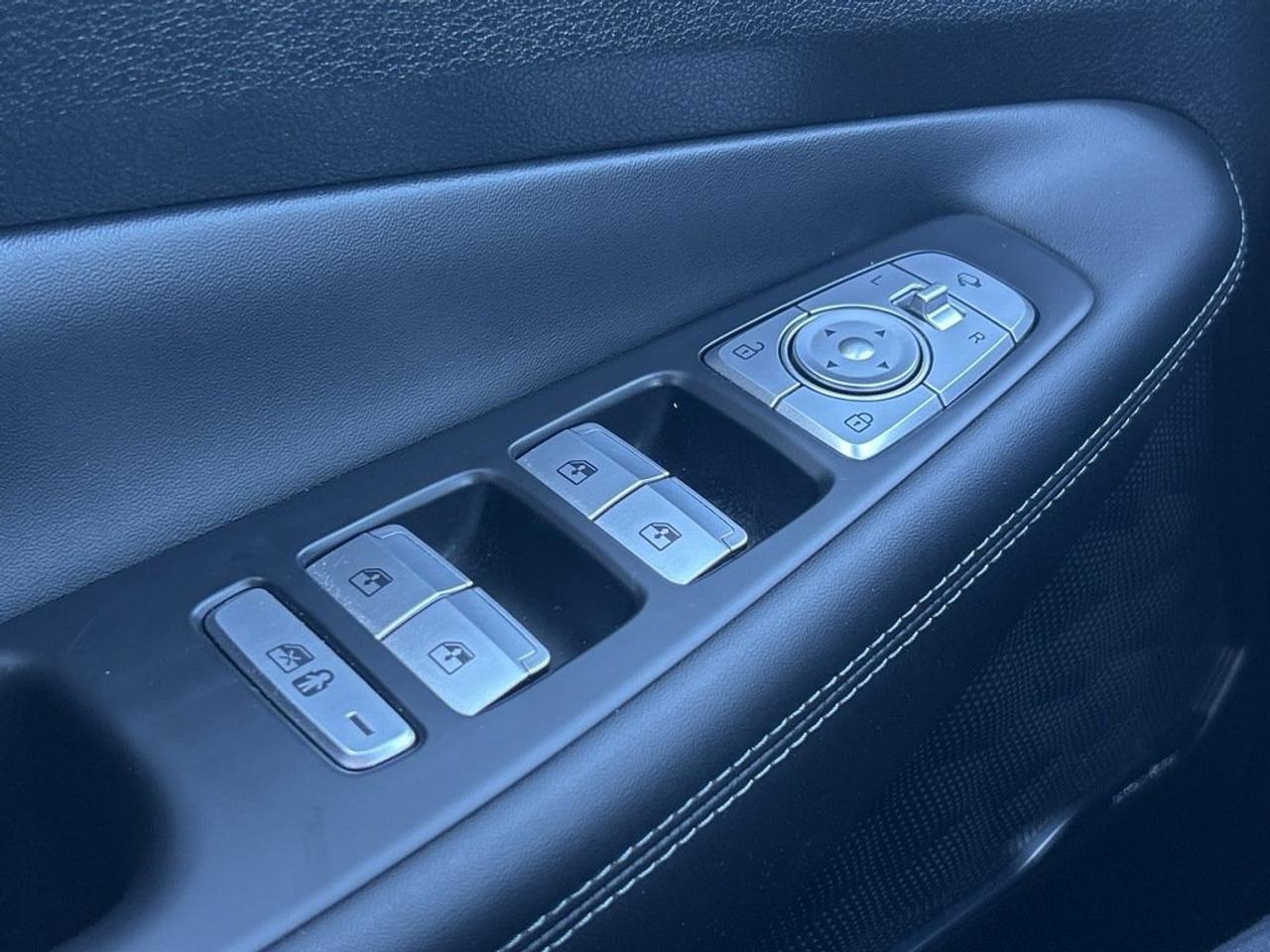 2023 Hyundai Santa Fe Ultimate Calligraphy AWD 2.5T Photo