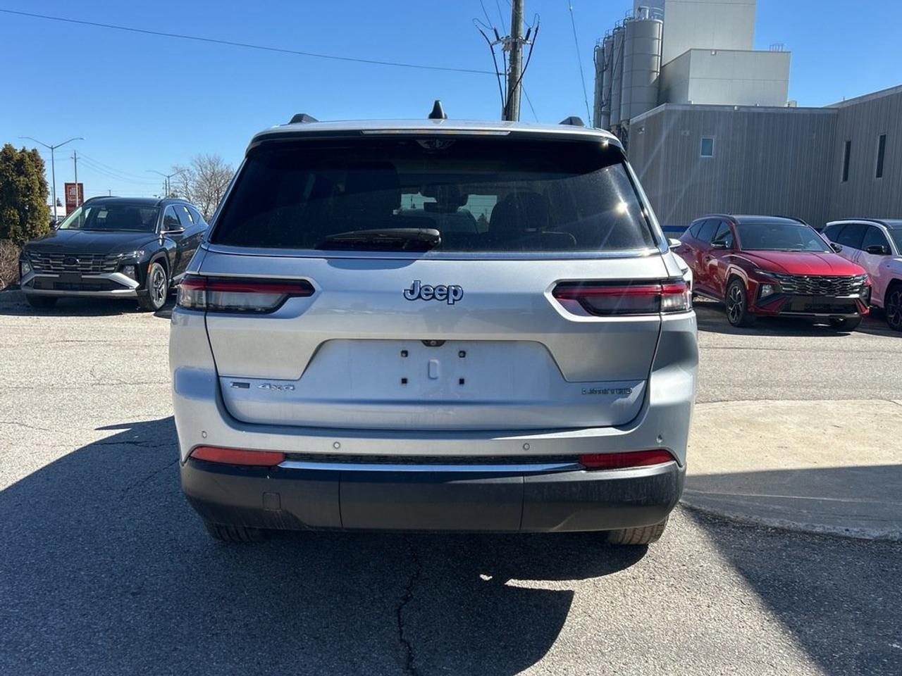 2022 Jeep Grand Cherokee L 4x4 Limited Photo