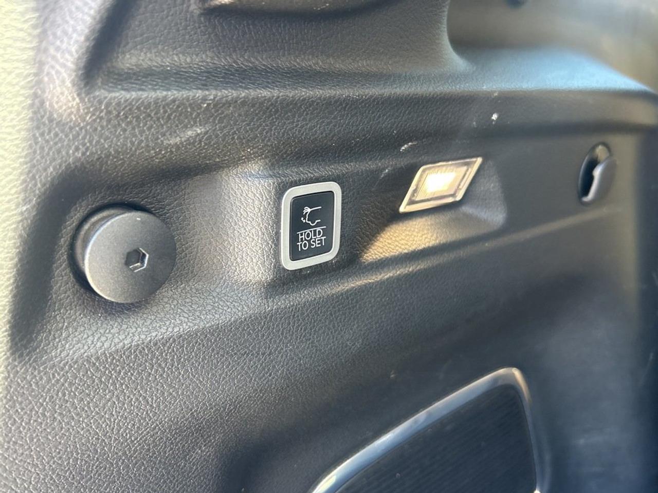 2022 Jeep Grand Cherokee L 4x4 Limited Photo