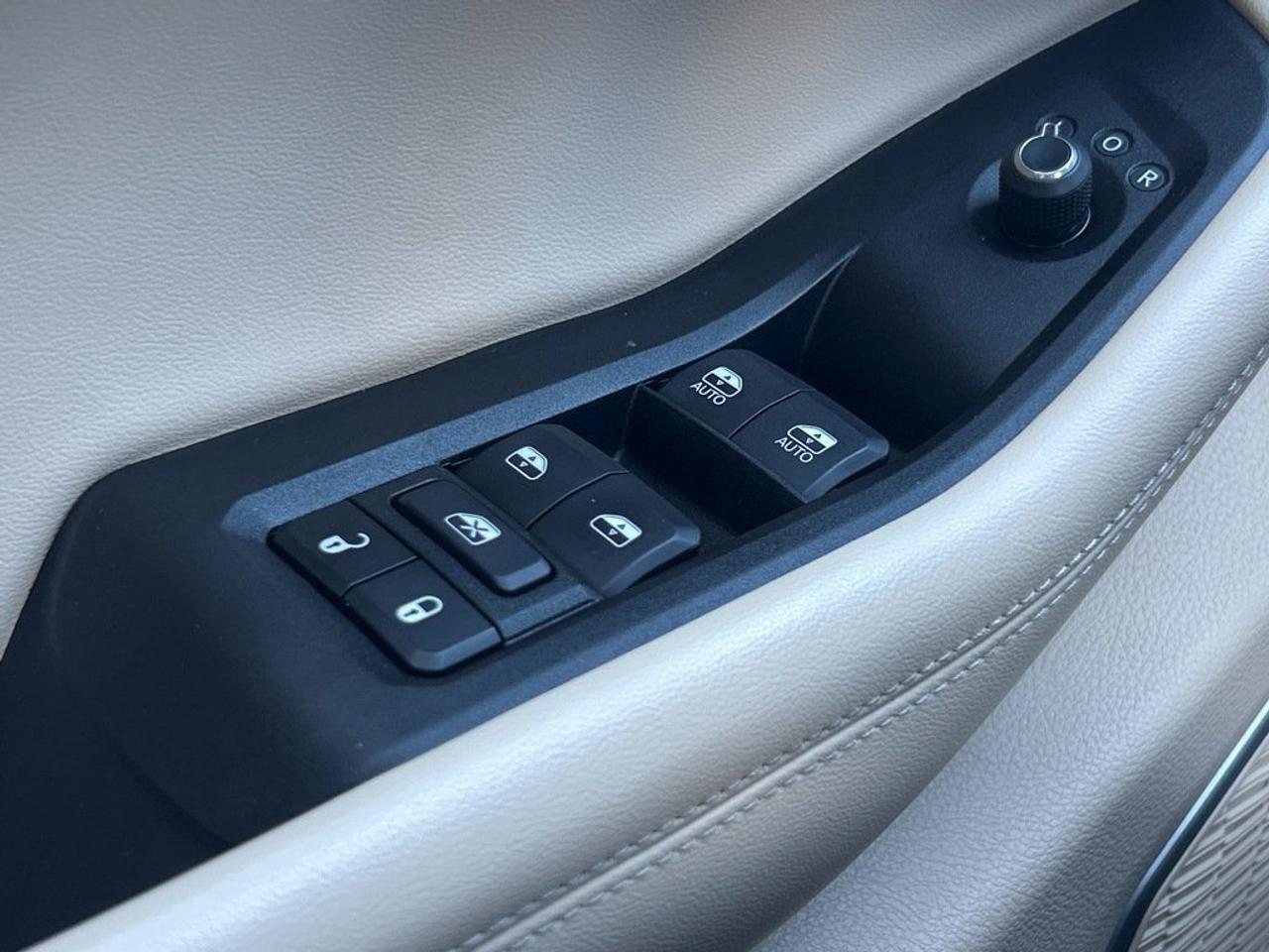 2022 Jeep Grand Cherokee L 4x4 Limited Photo