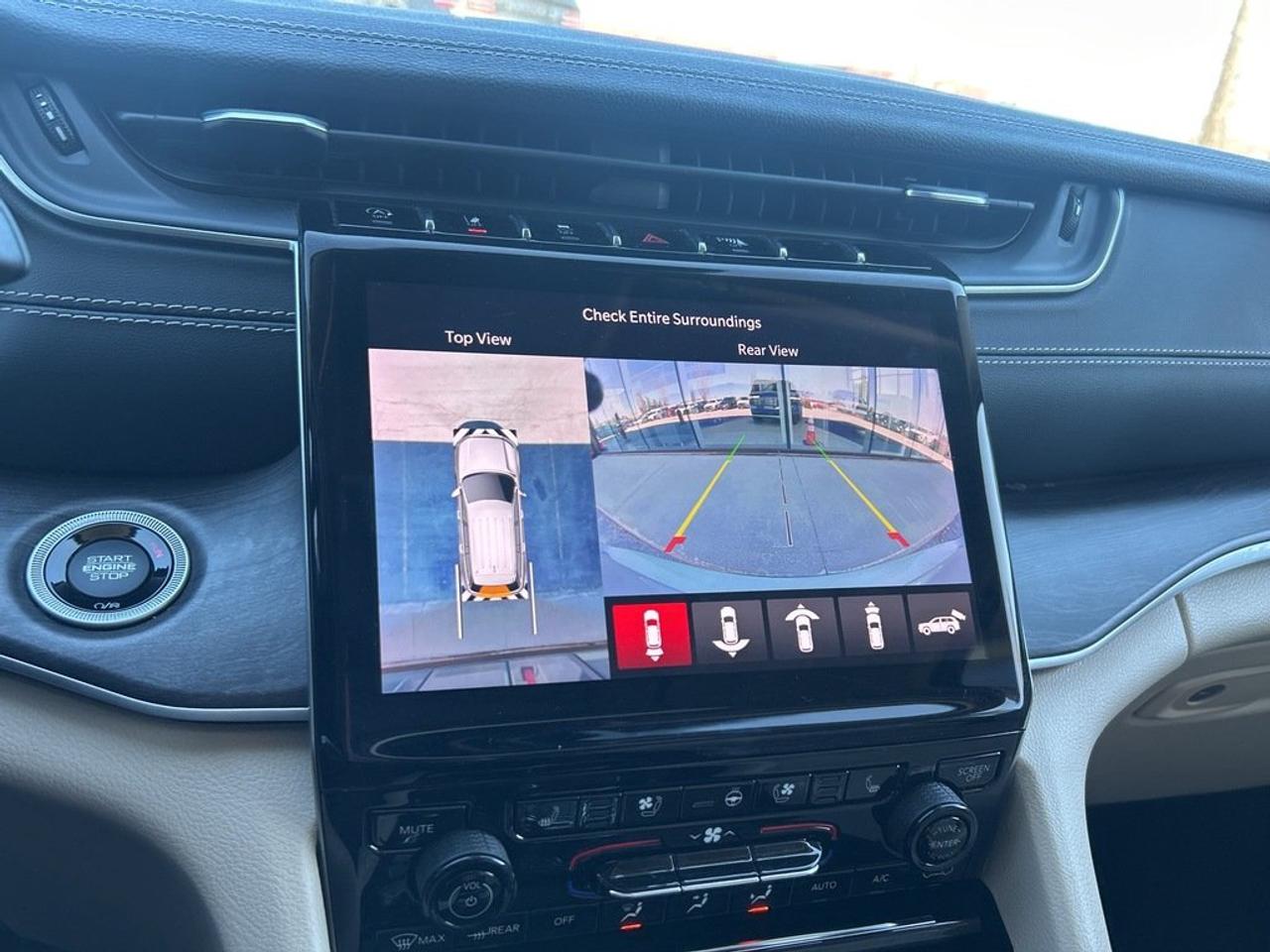 2022 Jeep Grand Cherokee L 4x4 Limited Photo