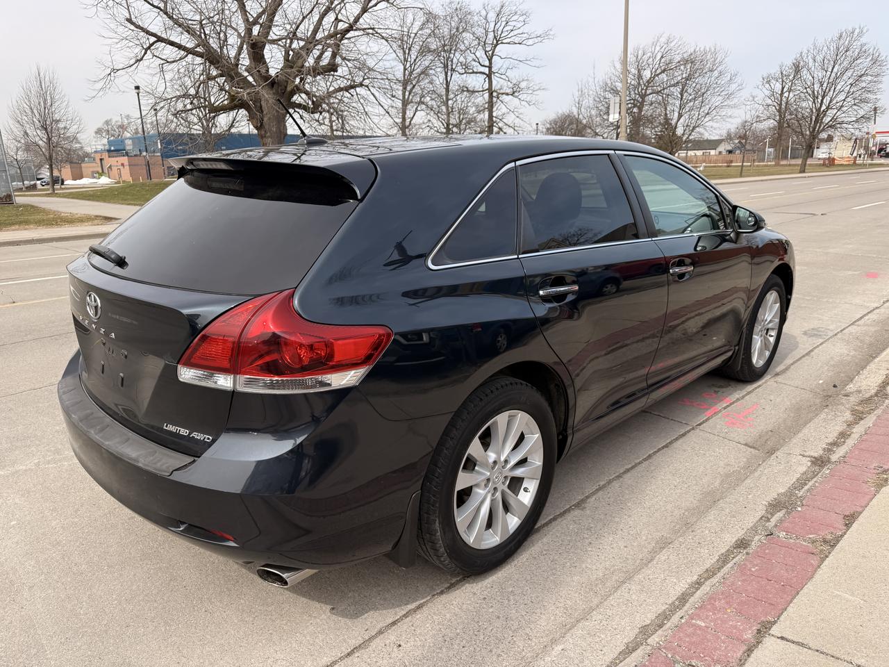2014 Toyota Venza 4dr Wgn AWD limited Photo