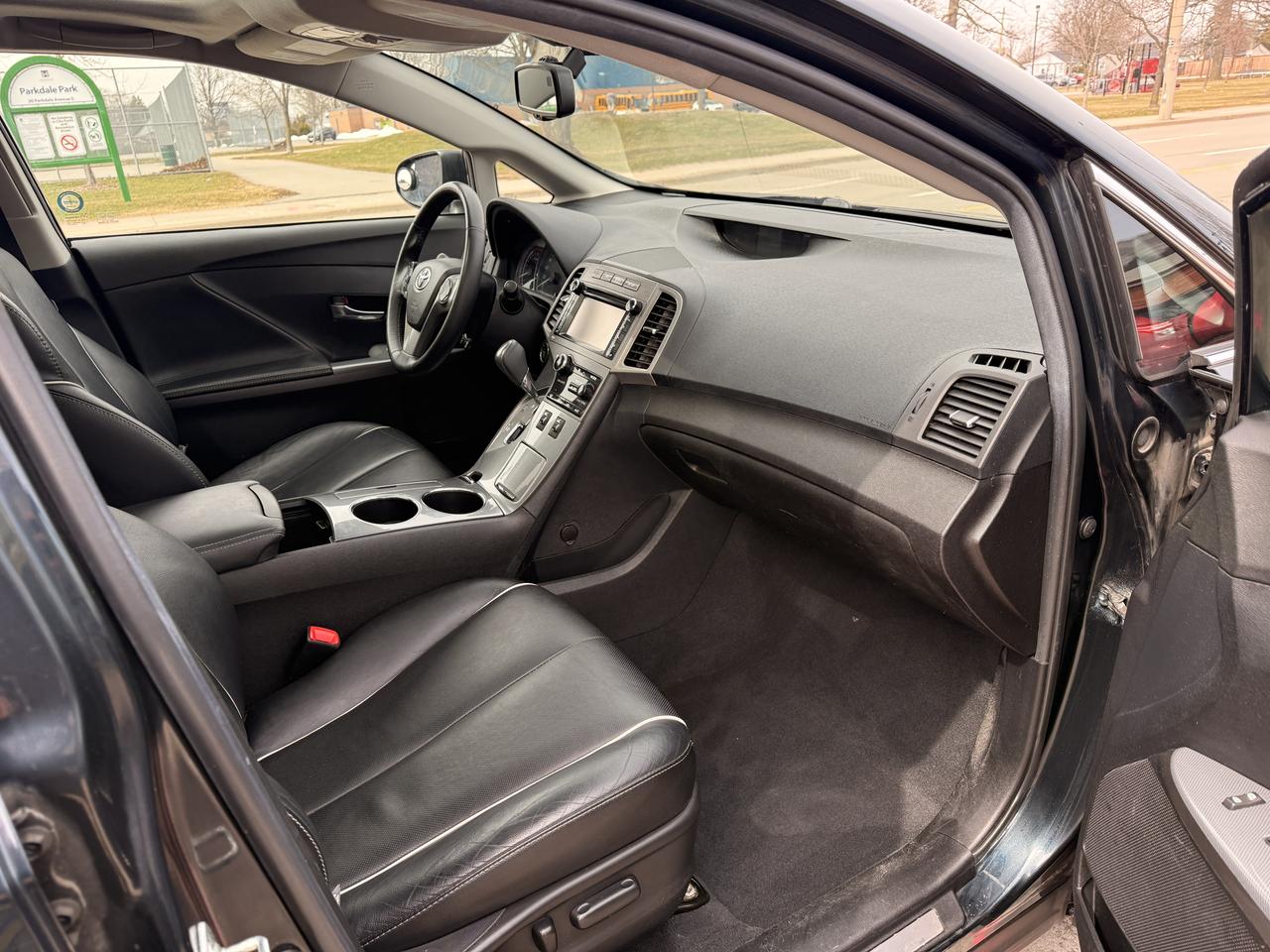 2014 Toyota Venza 4dr Wgn AWD limited Photo