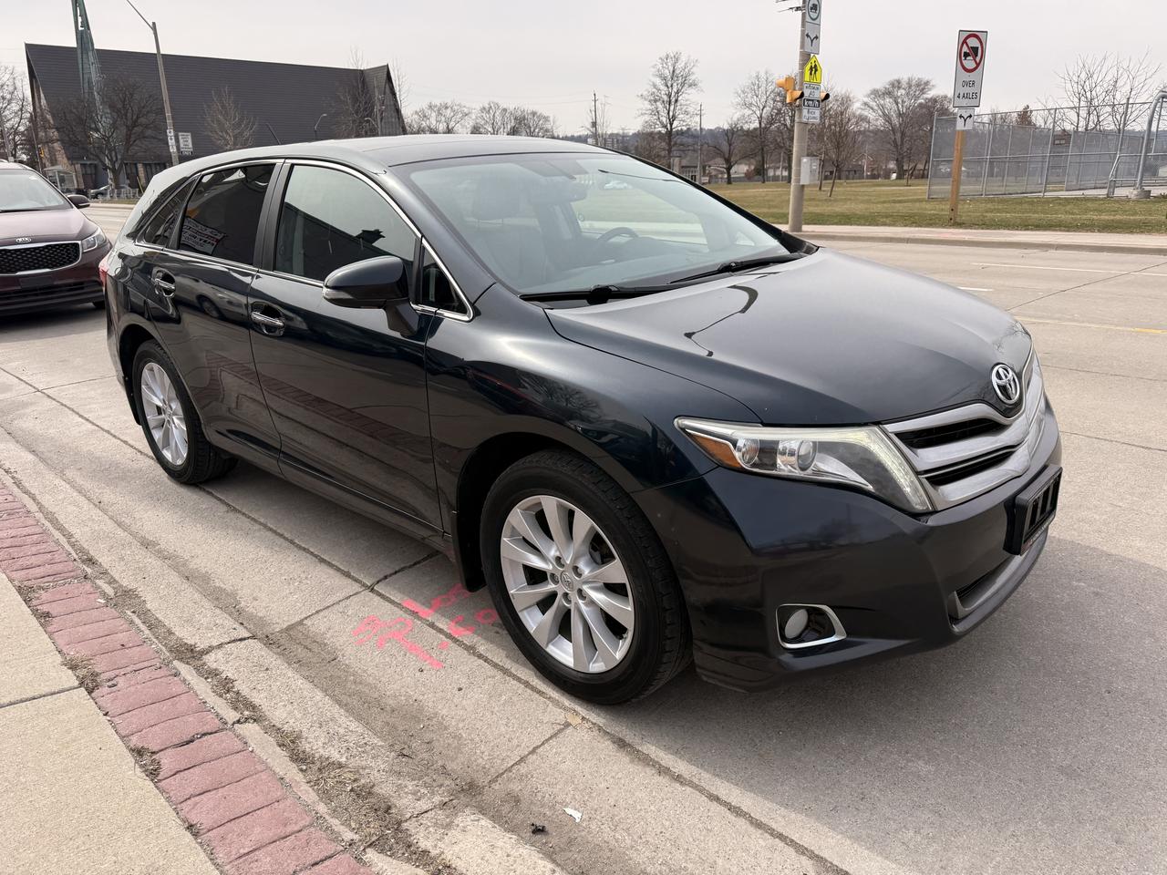 2014 Toyota Venza 4dr Wgn AWD limited Photo