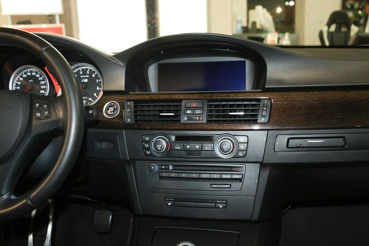 2009 BMW M3 - LEATHER|SUNROOF|NAVIGATION|HEATED SEATS Photo