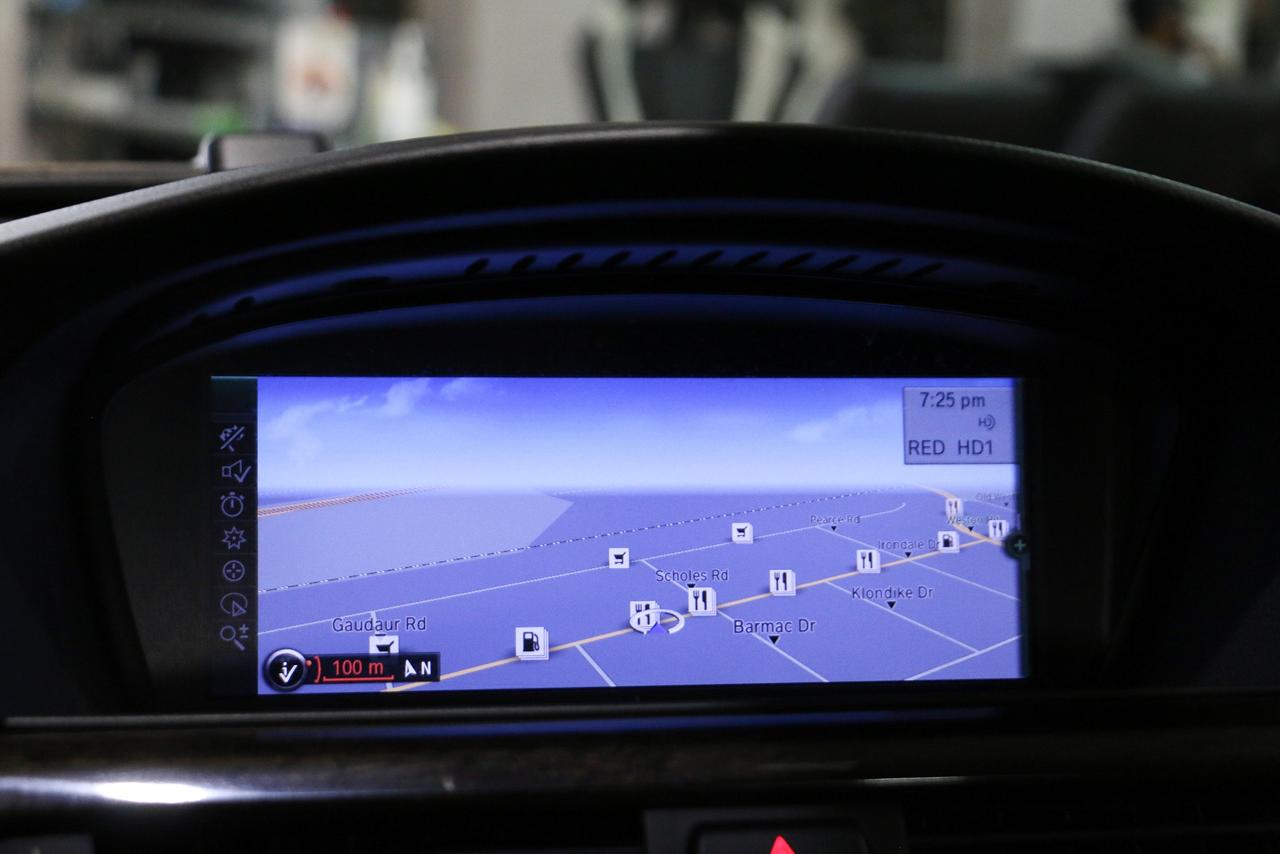 2009 BMW M3 - LEATHER|SUNROOF|NAVIGATION|HEATED SEATS Photo