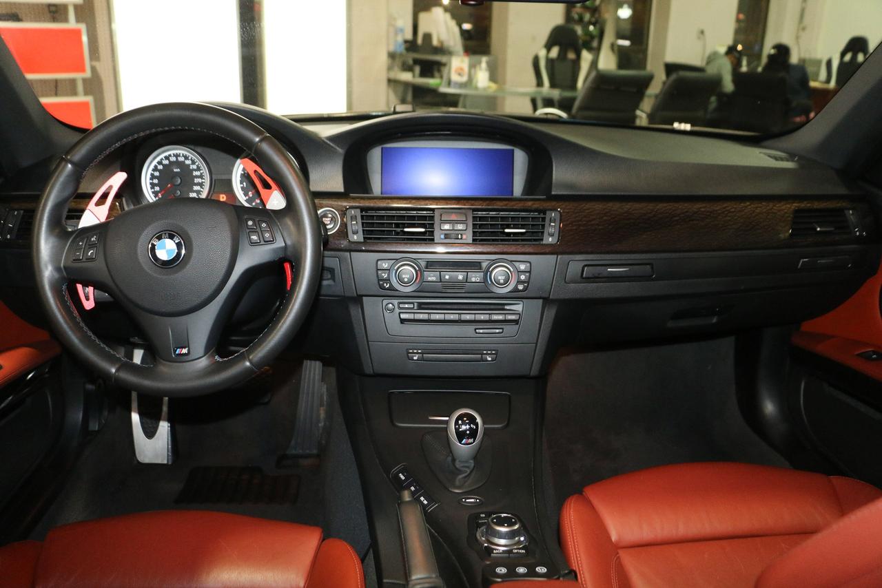 2009 BMW M3 - LEATHER|SUNROOF|NAVIGATION|HEATED SEATS Photo