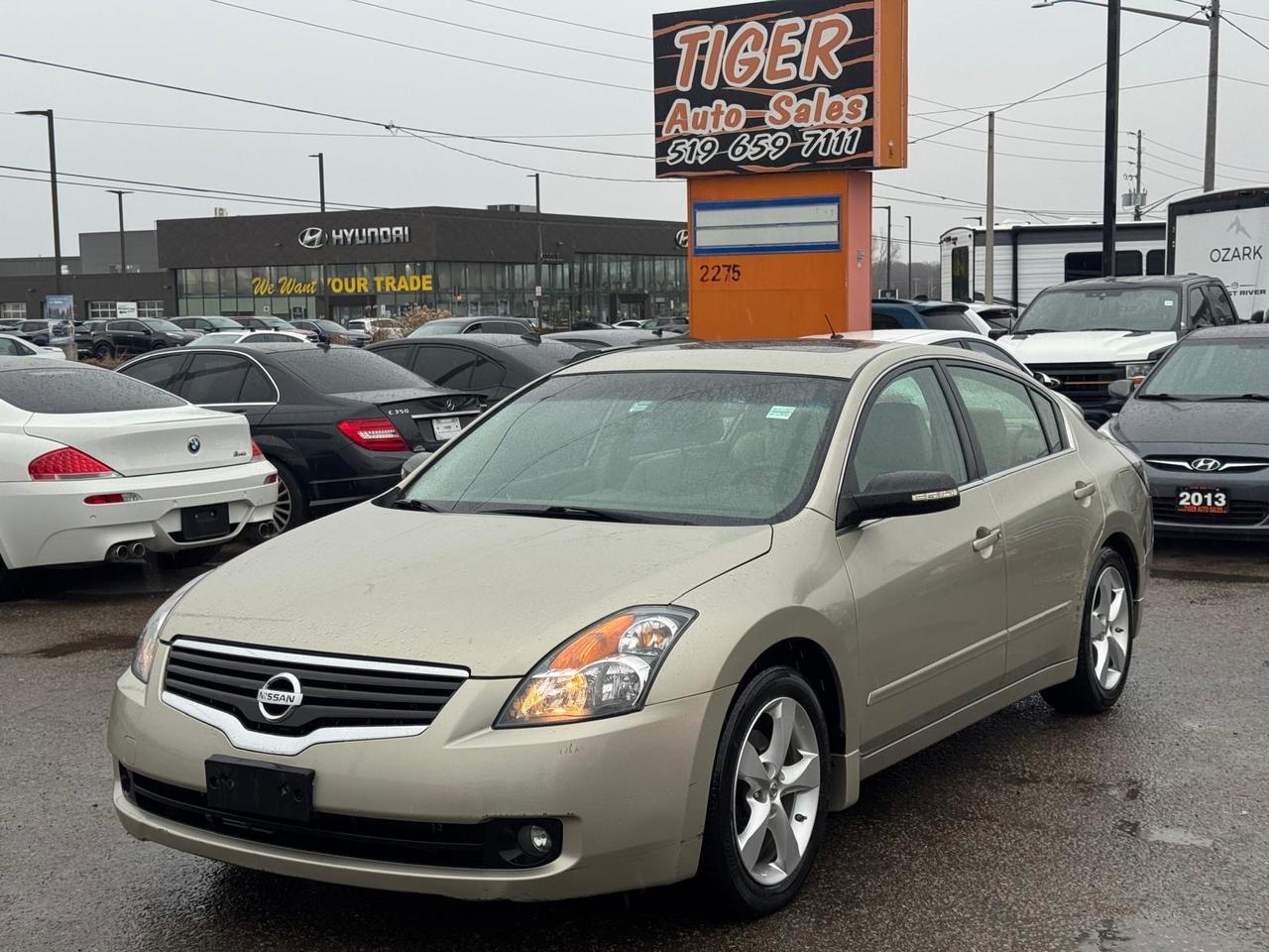 2009 Nissan Altima 3.5 SE, RUST FREE, DRIVES GREAT, AS IS SPECIAL - Photo #1