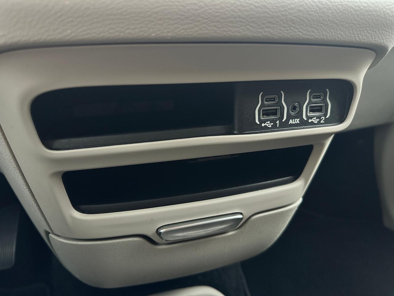 2022 Chrysler Grand Caravan SXT Heated Cloth Stow'N'Go PowerDoors/Gate CarPlay Photo