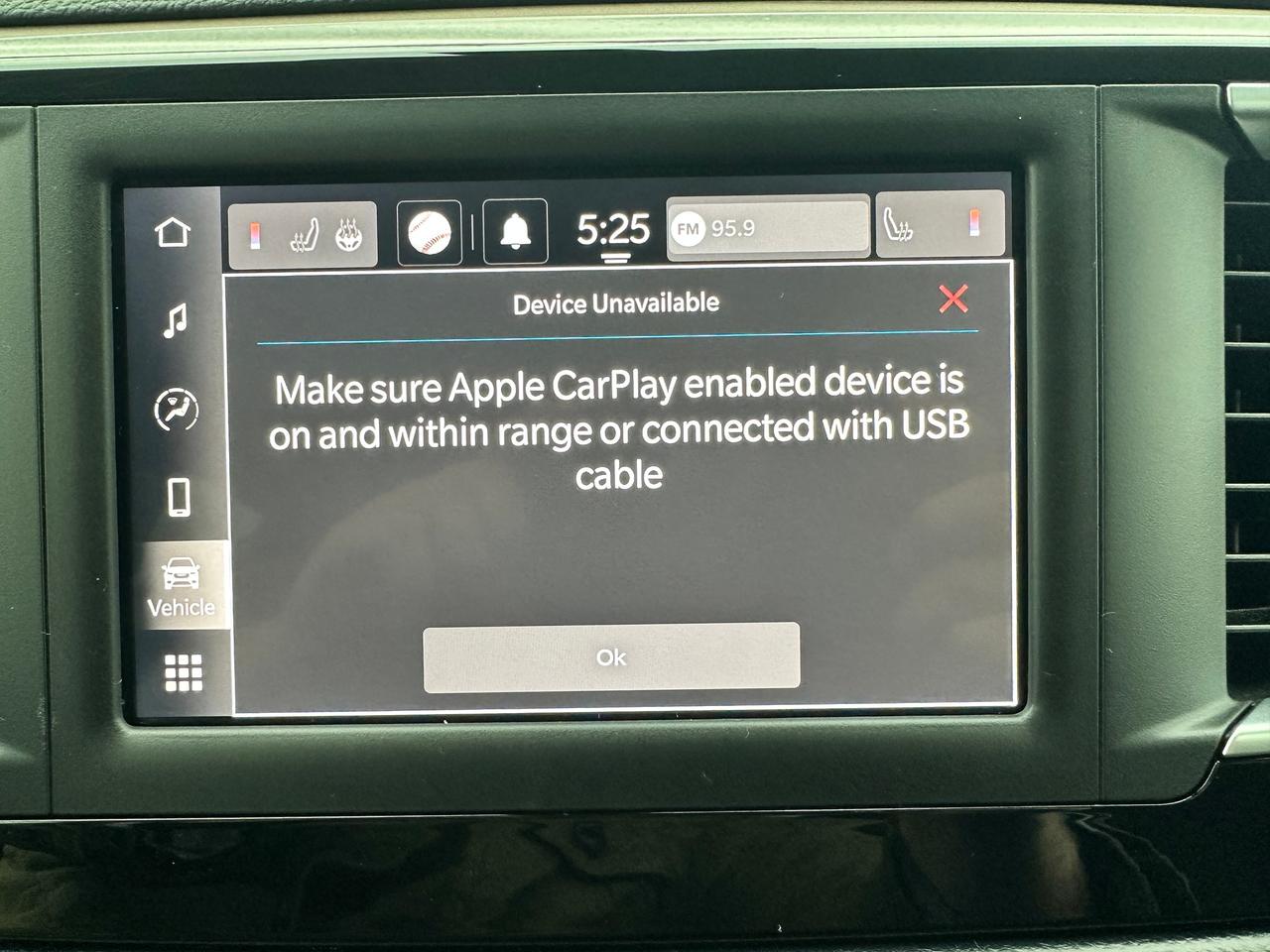 2022 Chrysler Grand Caravan SXT Heated Cloth Stow'N'Go PowerDoors/Gate CarPlay Photo