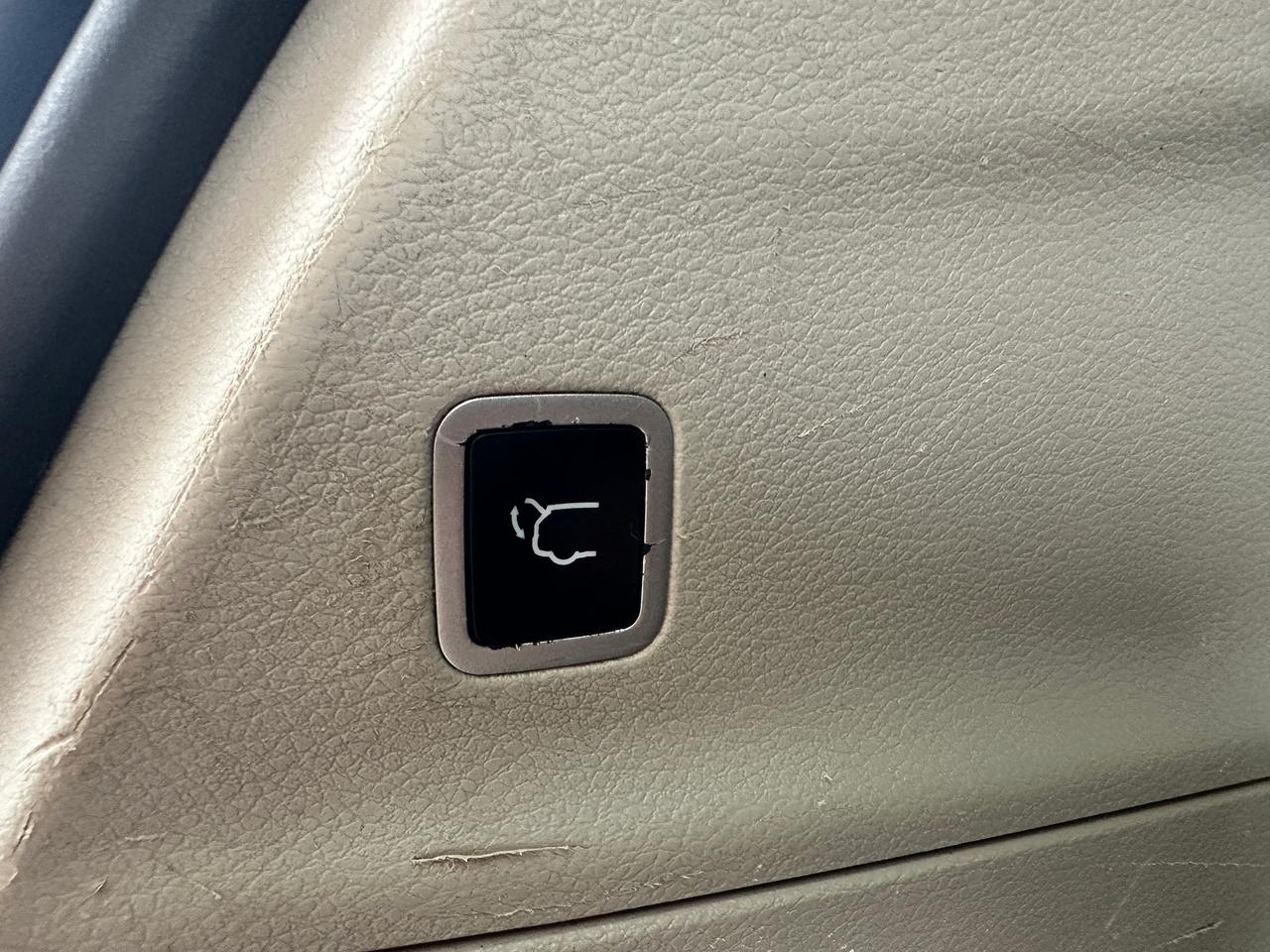 2022 Chrysler Grand Caravan SXT Heated Cloth Stow'N'Go PowerDoors/Gate CarPlay Photo