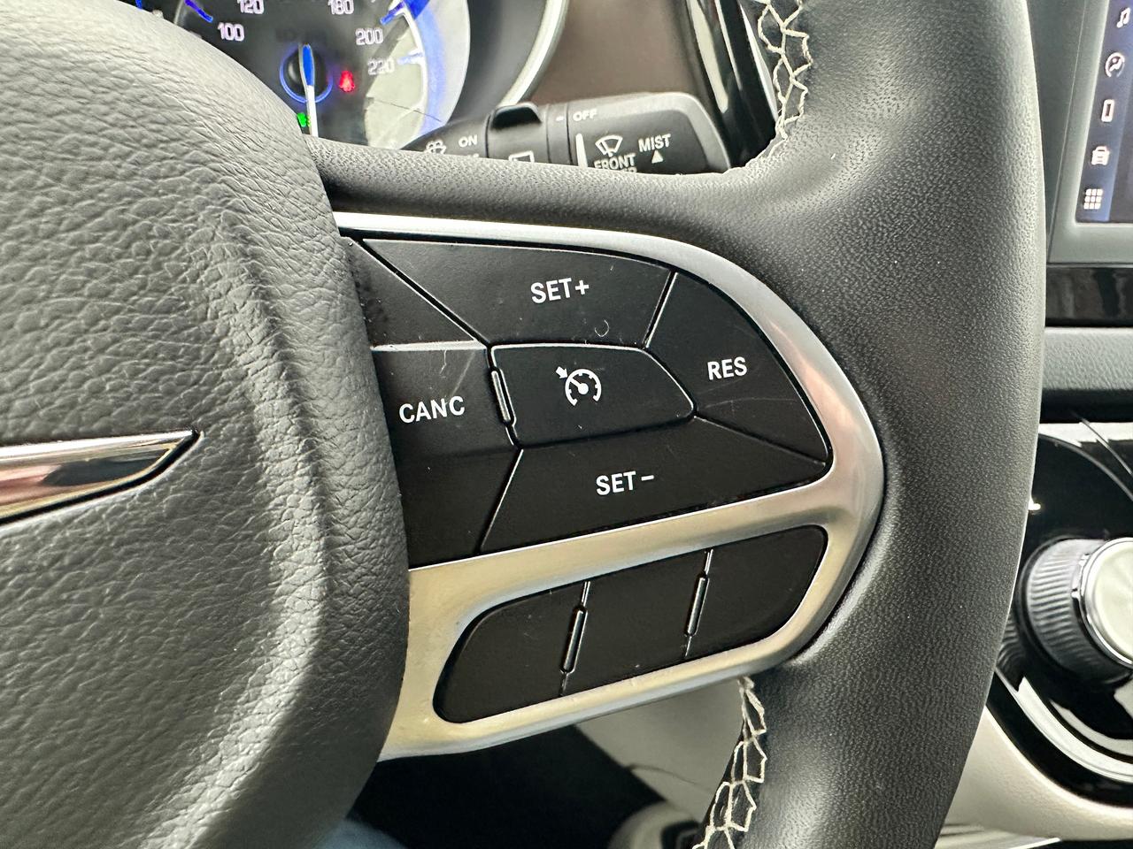 2022 Chrysler Grand Caravan SXT Heated Cloth Stow'N'Go PowerDoors/Gate CarPlay Photo