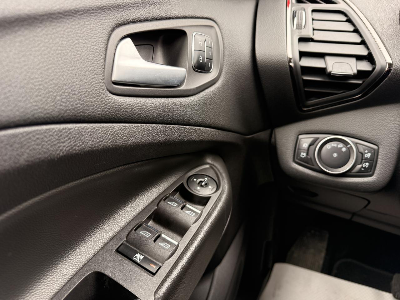 2016 Ford Escape 4WD 4DR TITANIUM Photo