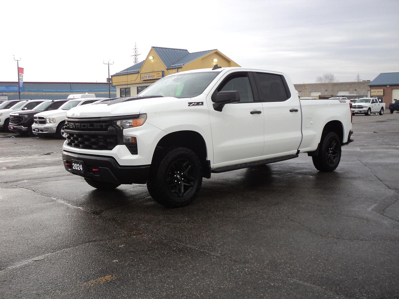 2024 Chevrolet Silverado 1500 CustomTrailBossZ71CrewCab 4WD 2.7L4cylGas 6'7"Box Photo