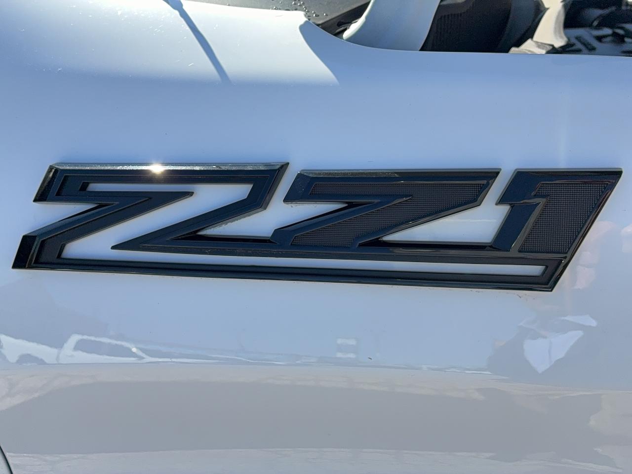 2024 Chevrolet Silverado 1500 CustomTrailBossZ71CrewCab 4WD 2.7L4cylGas 6'7"Box Photo