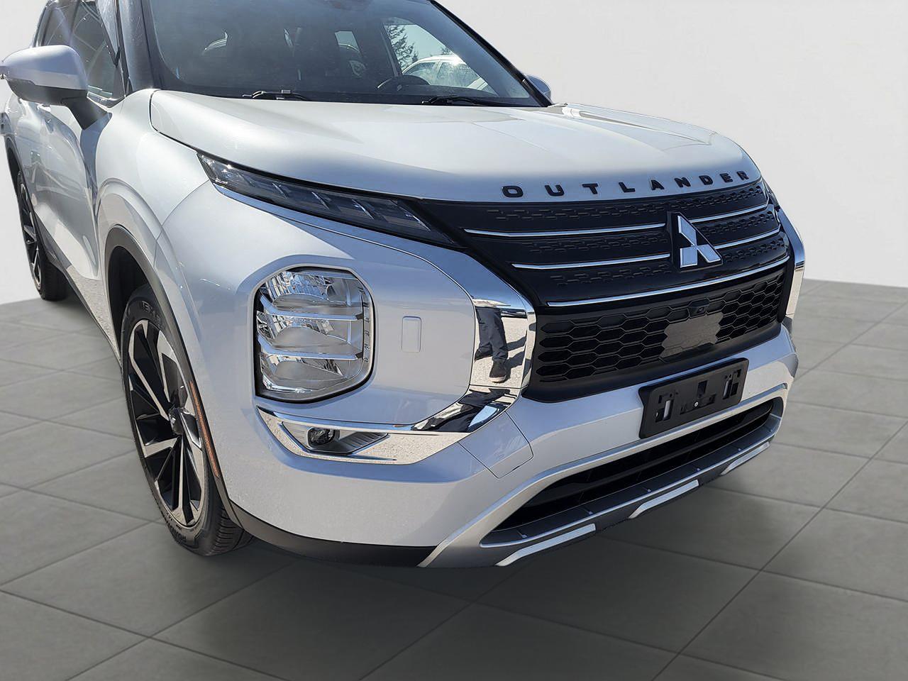 2022 Mitsubishi Outlander SEL Photo