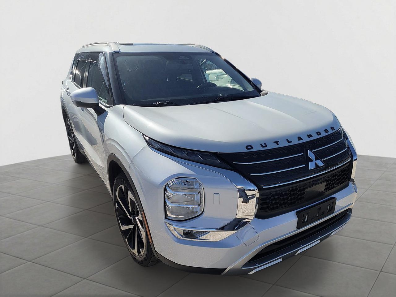 2022 Mitsubishi Outlander SEL Photo2