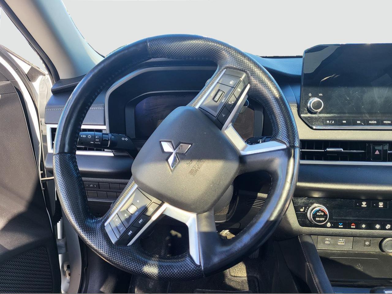 2022 Mitsubishi Outlander SEL Photo
