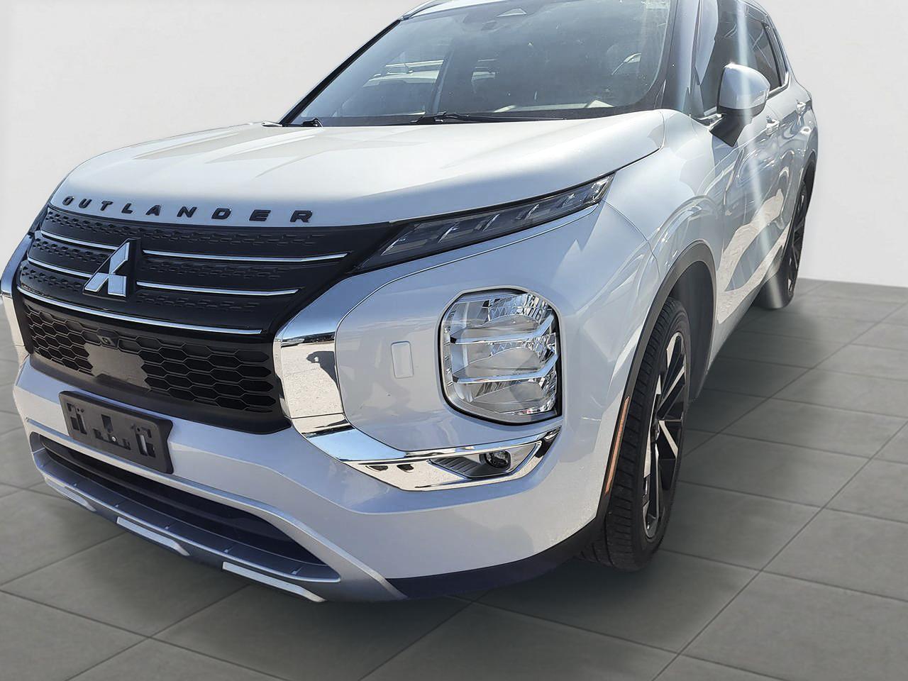 2022 Mitsubishi Outlander SEL Photo